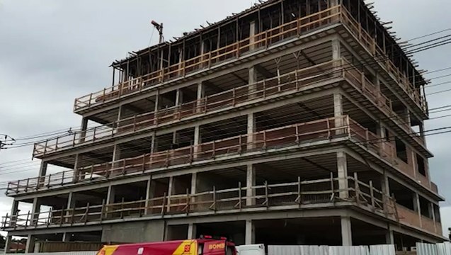 Trabalhador sofre queda em obra no Santa Cruz e precisa ser socorrido