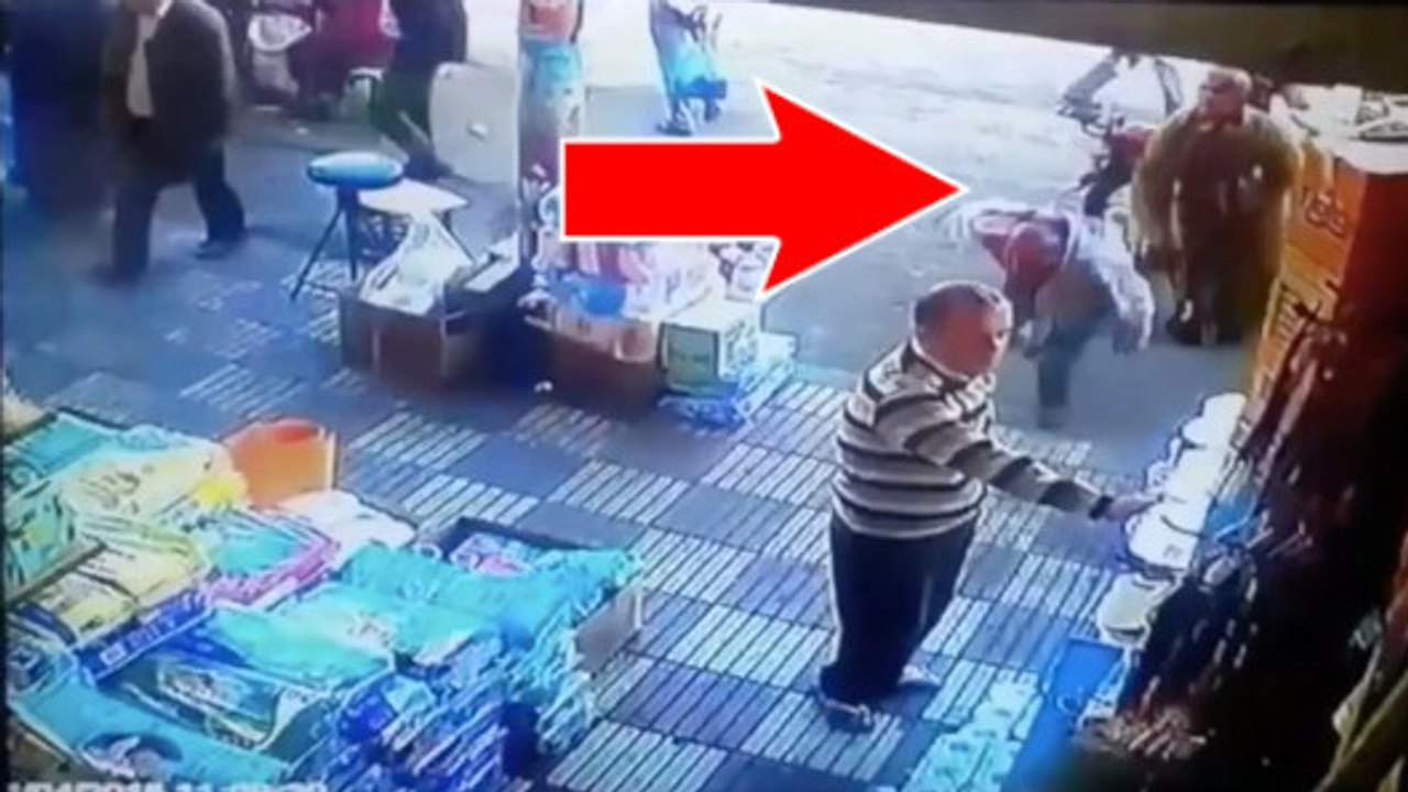 Il n'aurait jamais dû pincer les fesses de cette femme