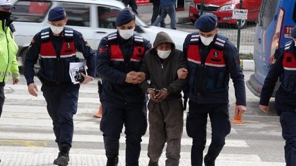 KOMŞUSUNU CAMİ ÇIKIŞI TÜFEKLE VURARAK ÖLDÜRDÜ