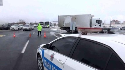 Aksaray'da olumsuz hava şartları yolları kapattı
