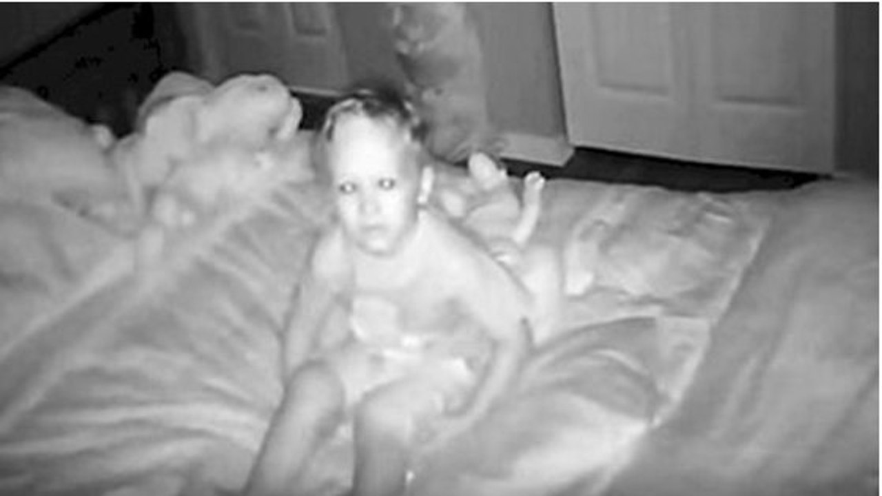 Cet enfant entendait des voix la nuit dans sa chambre. La vérité est terrifiante !