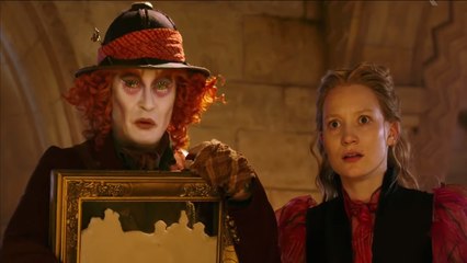 Alan Rickman dans le nouveau teaser d'Alice de l'Autre Côté du Miroir