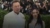 Elon Musk y Grimes dan la bienvenida secretamente a otro bebé