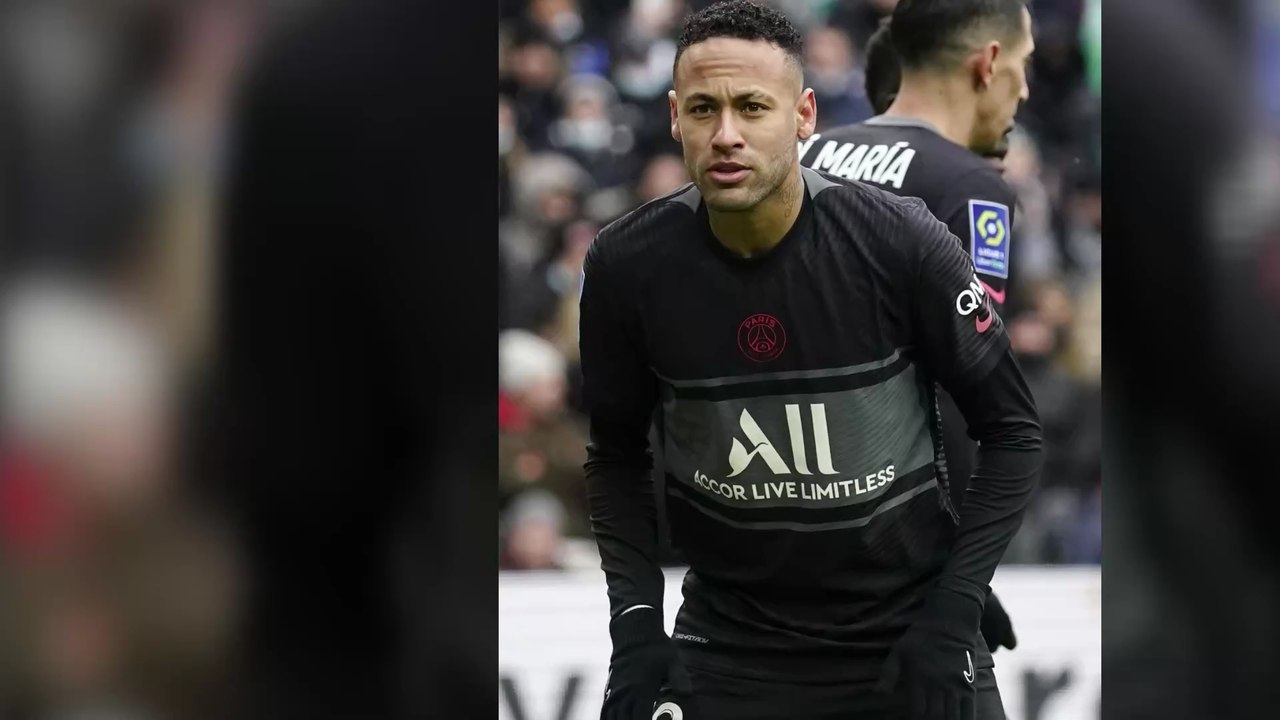 Neymar : blessé, il crée le scandale en s'affichant en soirée