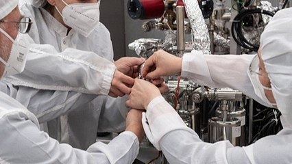 Nasa abre amostra tirada da Lua há 50 anos