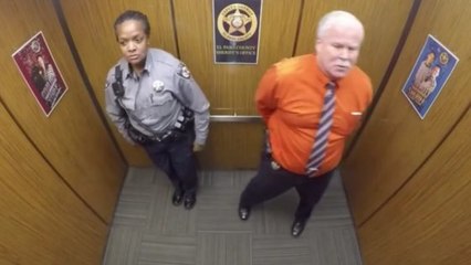 Etats-Unis : un shérif adjoint se lâche sur la "Nae Nae dance" avant son départ à la retraite