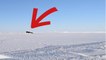 Un sous-marin nucléaire refait surface en brisant la glace dans le cercle arctique