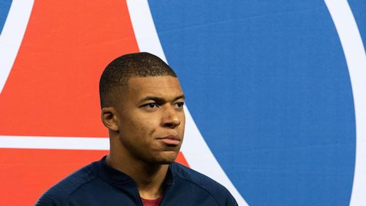 Kylian Mbappé : la photo d'Ester Exposito pour le Nouvel An sème le doute sur leur relation