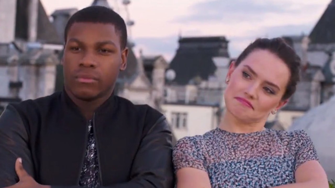 Sortie du DVD de Star Wars VII : Le rap de Daisy Ridley et John Boyega sur le tournage du film