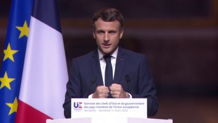 Скачать видео: Emmanuel Macron : «Nous serons là pour reconstruire» l’Ukraine