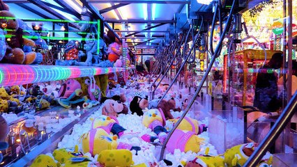 Découvrez pourquoi vous ne gagnez jamais aux machines à pince de la fête foraine !