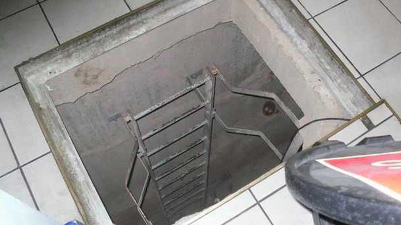 Ils découvrent un bar abandonné au fond d'un passage secret d'un centre commercial