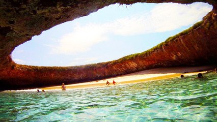 Iles Marieta au Mexique, une plage cachée dans une grotte à ciel ouvert, un lieu paradisiaque