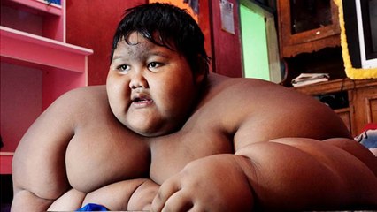 Indonésie : à 10 ans, Arya est le plus gros enfant du monde