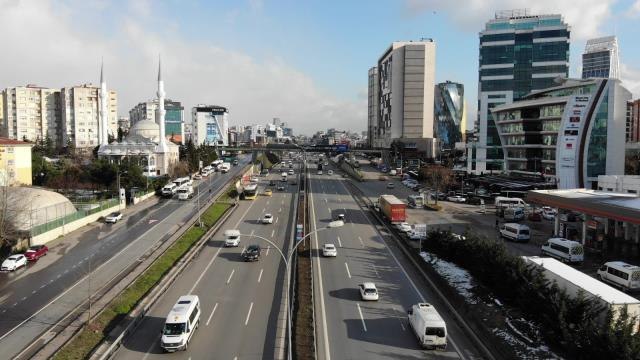 İstanbul'da kar alarmı verildi, yollar boş kaldı
