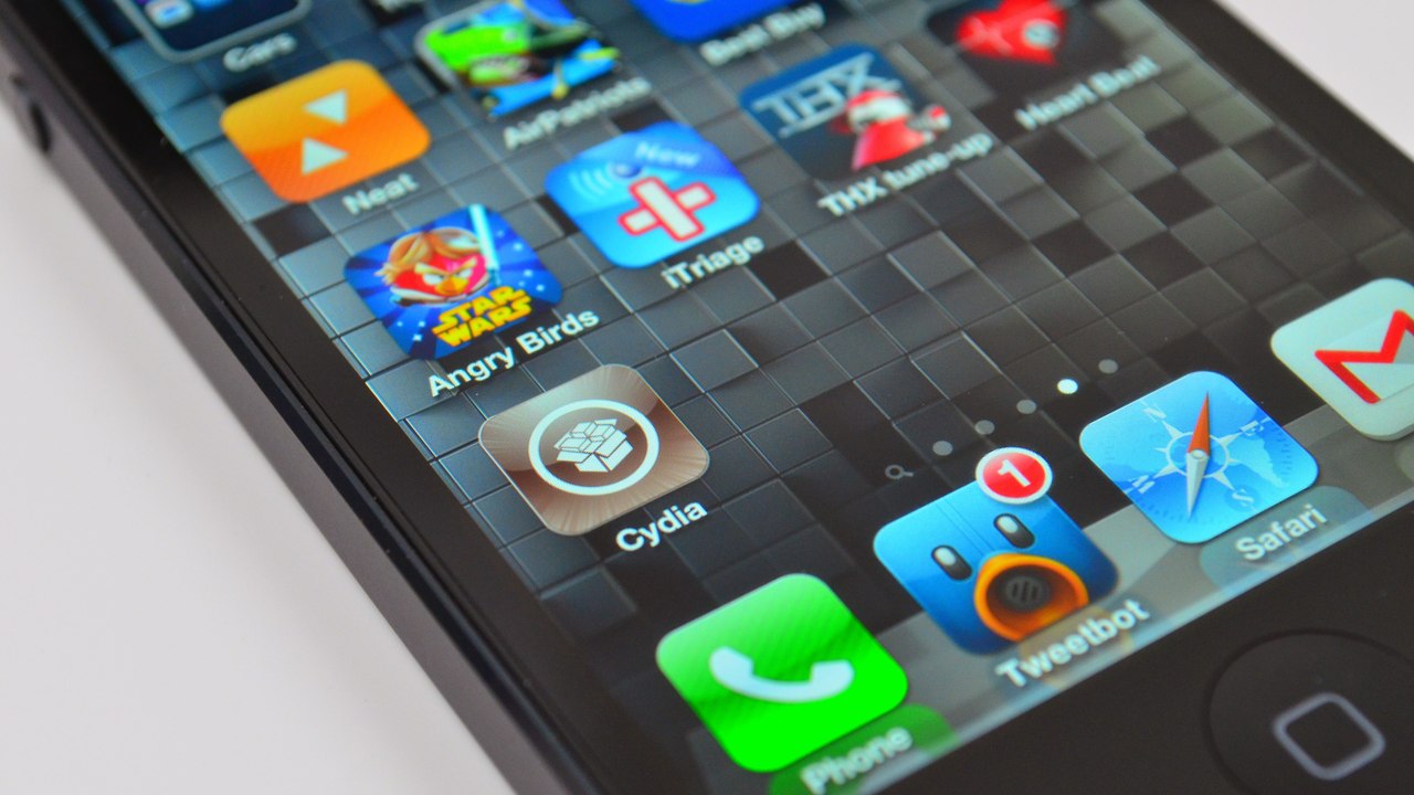 Jailbreak iOS 10 : le célèbre hacker Luca Todesco abandonne les jailbreaks publics !