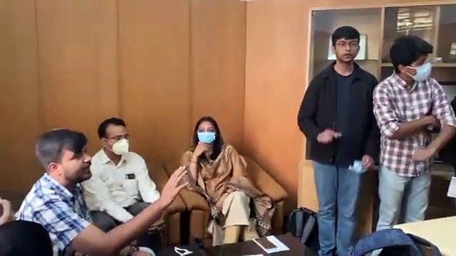 100 से ज्यादा छात्राओं को यूनिवर्सिटी का प्रोफेसर भेजता था अश्लील वीडियो-मैसेज