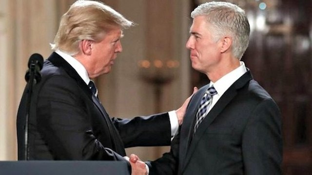 Donald Trump nomme Neil Gorsuch, un conservateur anti-avortement et favorable à la peine de mort, au poste de juge à la Cour Suprême