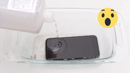 iPhone 7 : il teste la résistance du téléphone en l'immergeant dans de l'acide