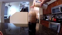 L'incroyable réaction chimique du lait dans le soda