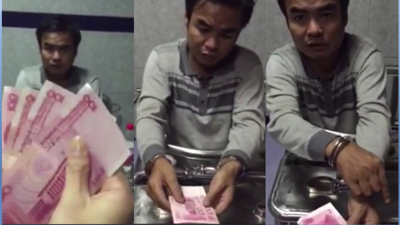 Un voleur montre au policier comment il réussit à voler des billets