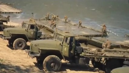L'armée russe construit un pont en moins de dix minutes !