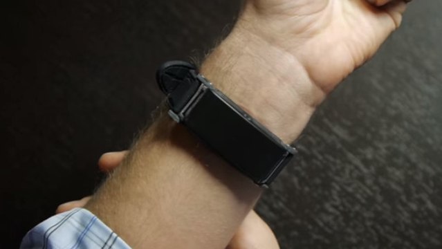 Ce bracelet connecté vous indique votre taux d'alcoolémie