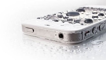 Comment réparer son portable qui est tombé dans l'eau ?
