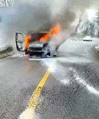 Hafif ticari araç alev topuna döndü