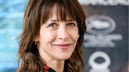 VOICI : Sophie Marceau dénonce le sexisme du théâtre : "C’est toujours les mecs qui ont les bons rôles"