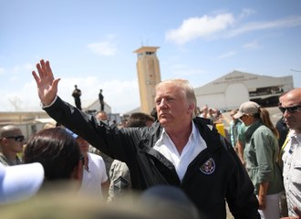 L'ahurissant discours de Donald Trump à Porto Rico fait le tour du monde pour de mauvaises raisons