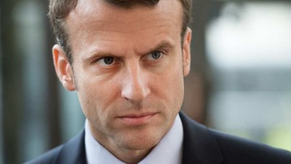 Lancement de la Station F : Emmanuel Macron pose avec une crème anti-âge pour Brigitte