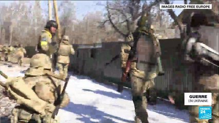 Ukraine : les troupes russes encerclent peu à peu Kiev