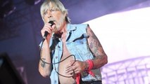 Renaud : il exhibe son nouveau tatouage et crée un scandale