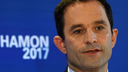 Présidentielle 2017 : un curieux SMS annonce le retrait de Benoît Hamon au profit de Jean-Luc Mélenchon