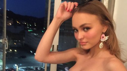 Sans soutien gorge, Lily-Rose Depp livre un message surprenant