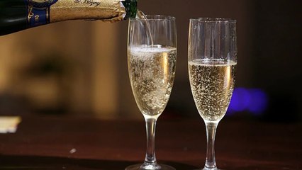 La petite cuillère dans le champagne pour garder les bulles, ça marche vraiment ?