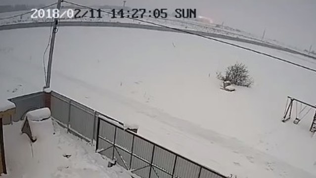 Une caméra de surveillance filme le crash de l'avion en Russie