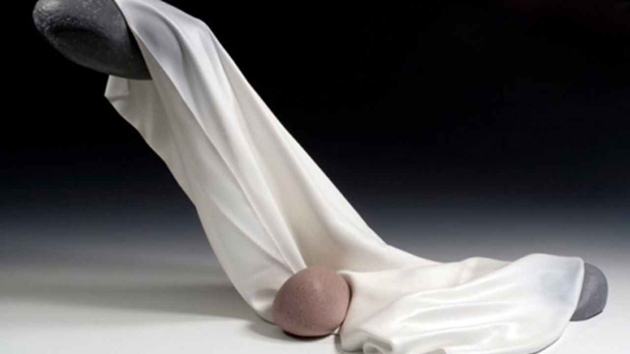 Personne n'arrive à découvrir en quelle matière sont faites ces sculptures