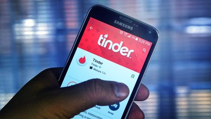 Elle demande ses données personnelles à Tinder et reçoit 800 pages de ses 'plus sombres secrets'