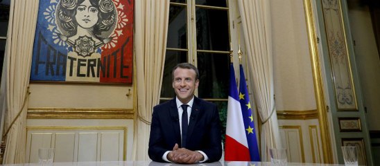 Interview d'Emmanuel Macron : que signifie ce tableau de Marianne accroché au mur derrière le président ?