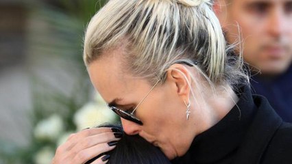 "Amaigrie" et incapable de faire son deuil, Laeticia Hallyday irait mal