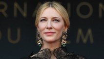 Festi­val de Cannes 2018 : le geste fort de Cate Blan­chett sur le tapis rouge