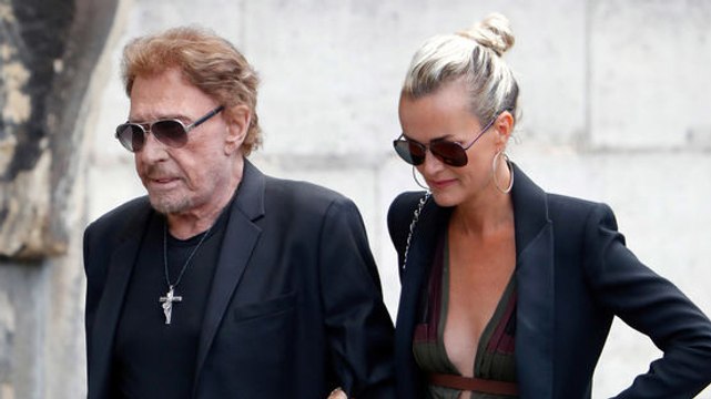 Il était vraiment, vraiment mal : révélations sur la dernière sortie de Johnny Hallyday aux obsèques de Mireille Darc