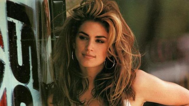 Quand Cindy Crawford refait 26 ans après la mythique pub Pepsi pour le Super Bowl 2018