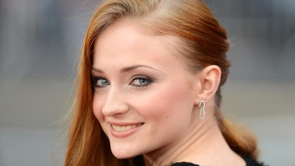 Sophie Turner (Game of Thrones) : son étonnante reconversion... dans la saucisse !