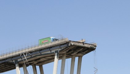 "On a toujours pas compris ce qu'il se passait", un français raconte l'effondrement du pont à Gênes