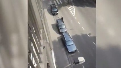 Liège : "Fous-moi le camp connard", la vidéo hallucinante d'une femme insultant l'assaillant depuis un balcon