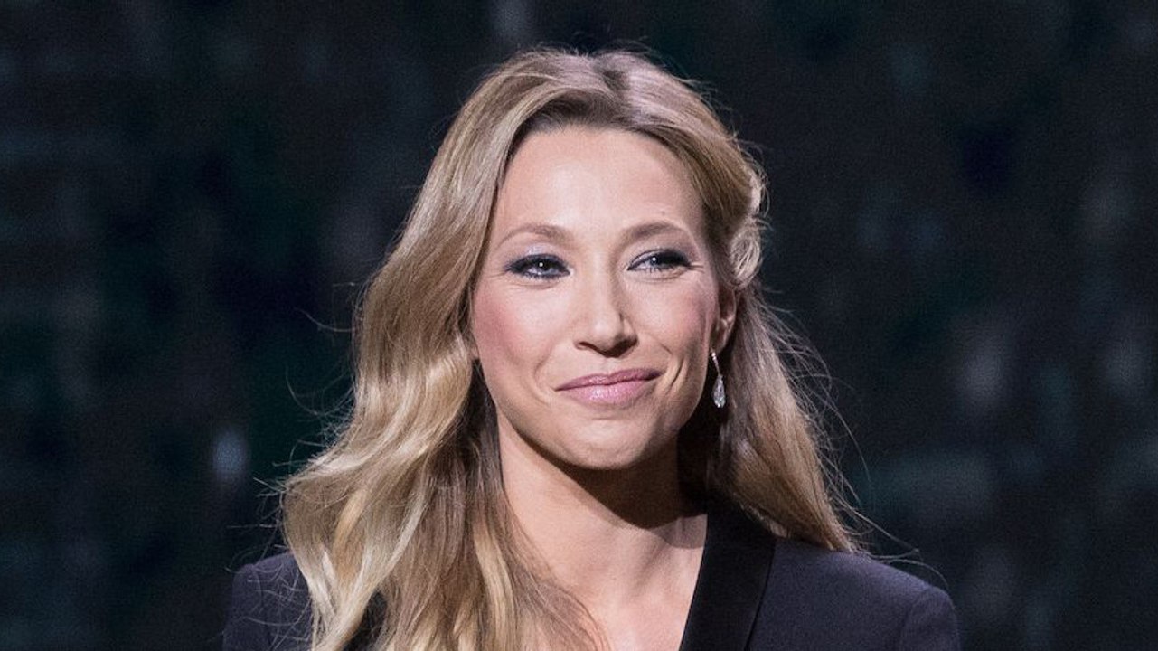 Laura Smet : en salopette, elle dévoile sa poitrine et rend fous les internautes