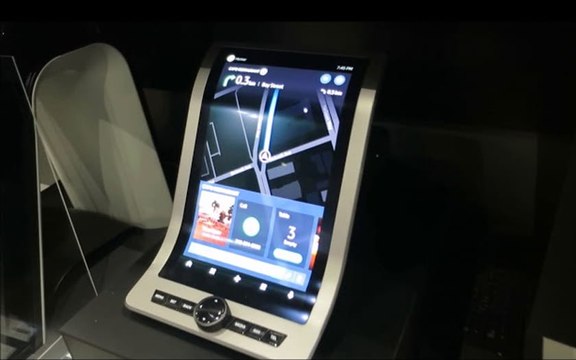 Galaxy X : Samsung présente son écran pliable de 14 pouces